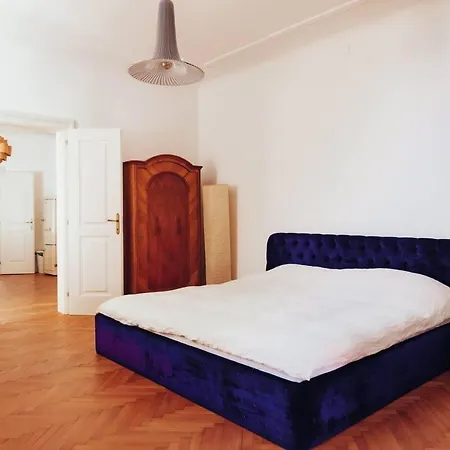 Stanovanje V Centru Starega Mestnega Jedra Appartamento *